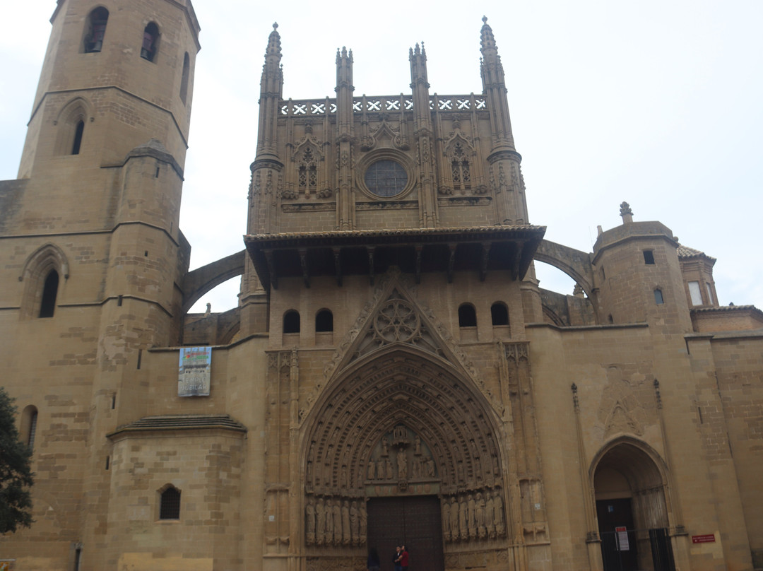 Huesca Cathedral-韦斯卡省必去景点