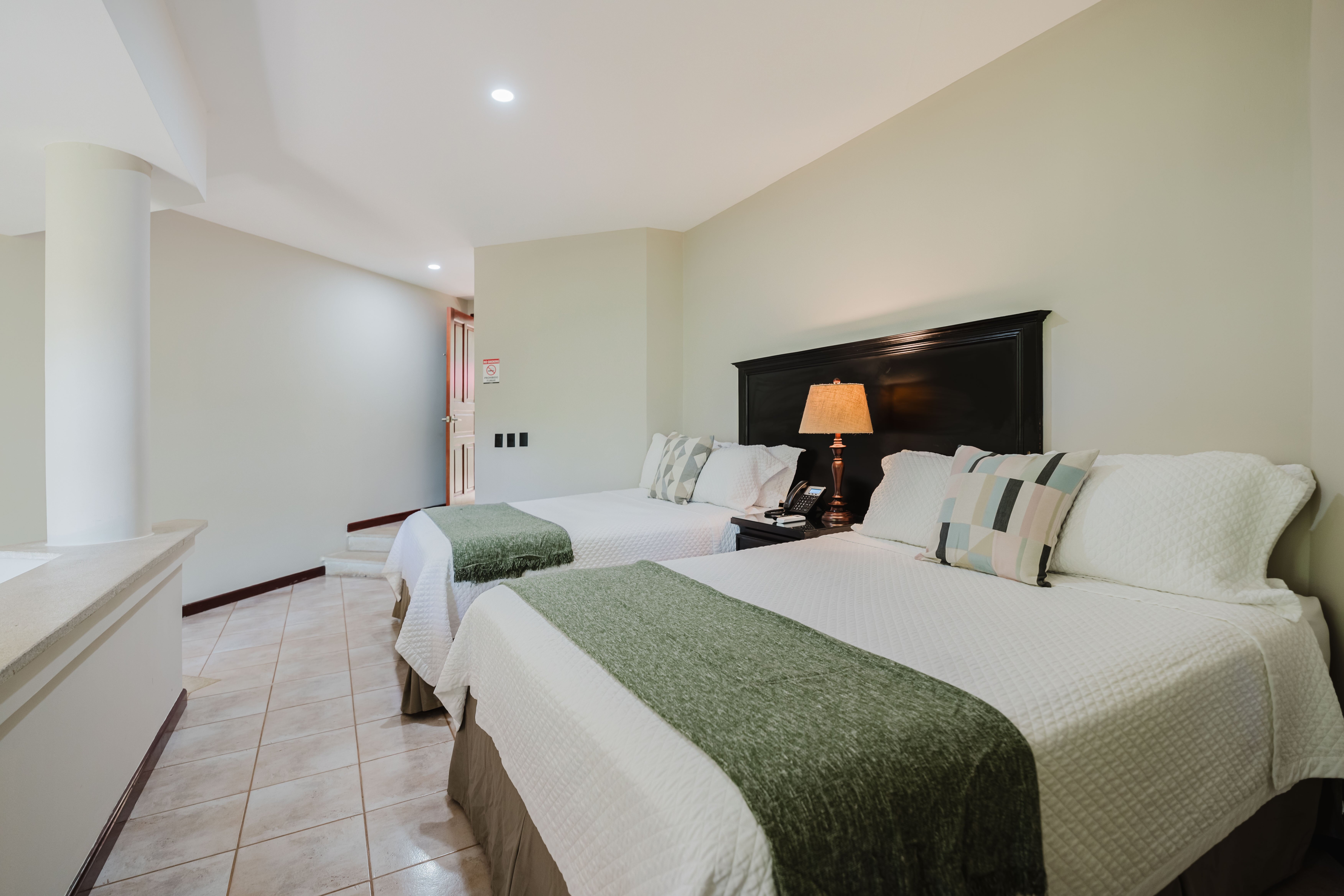 Papagayo Golden Palms Beachfront Hotel-客卧