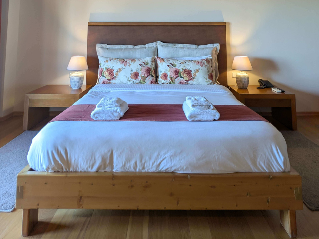 Althea Apartments主图