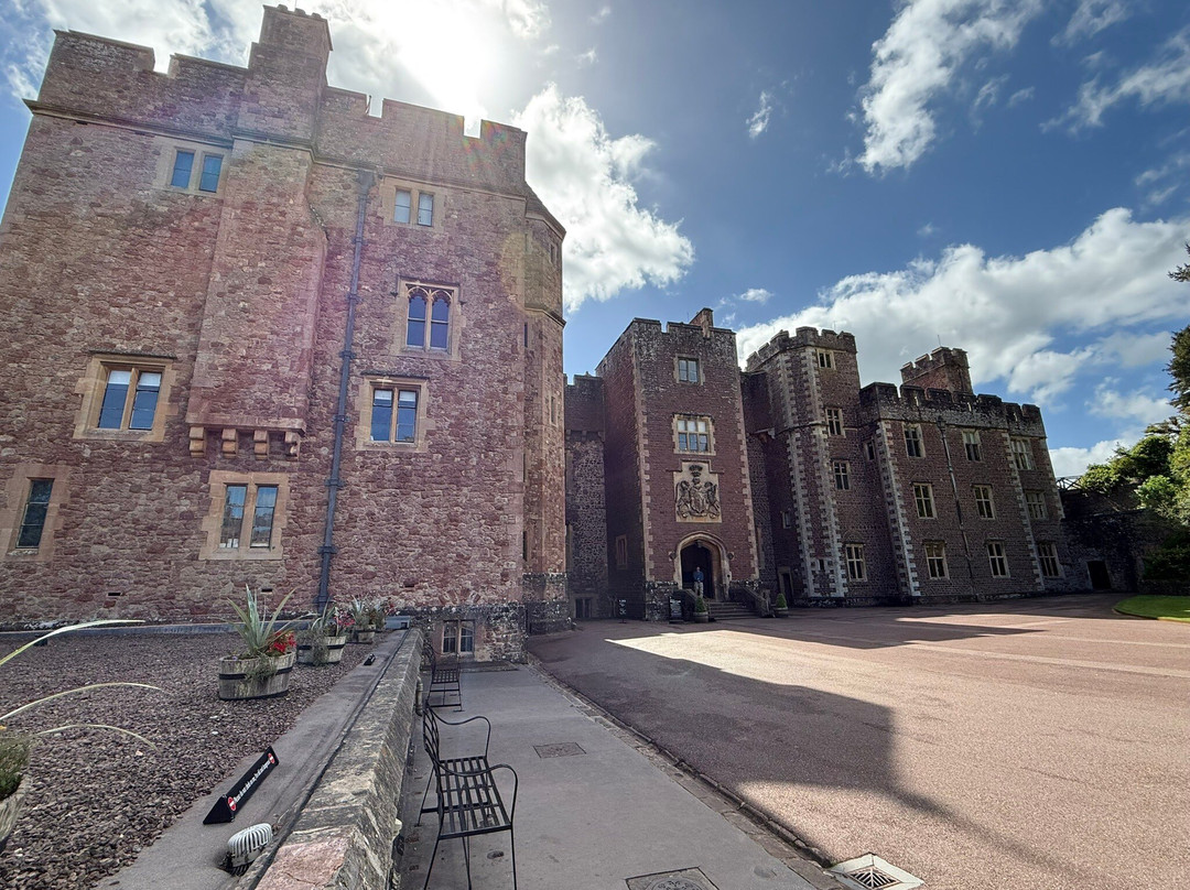Dunster Castle景点图片