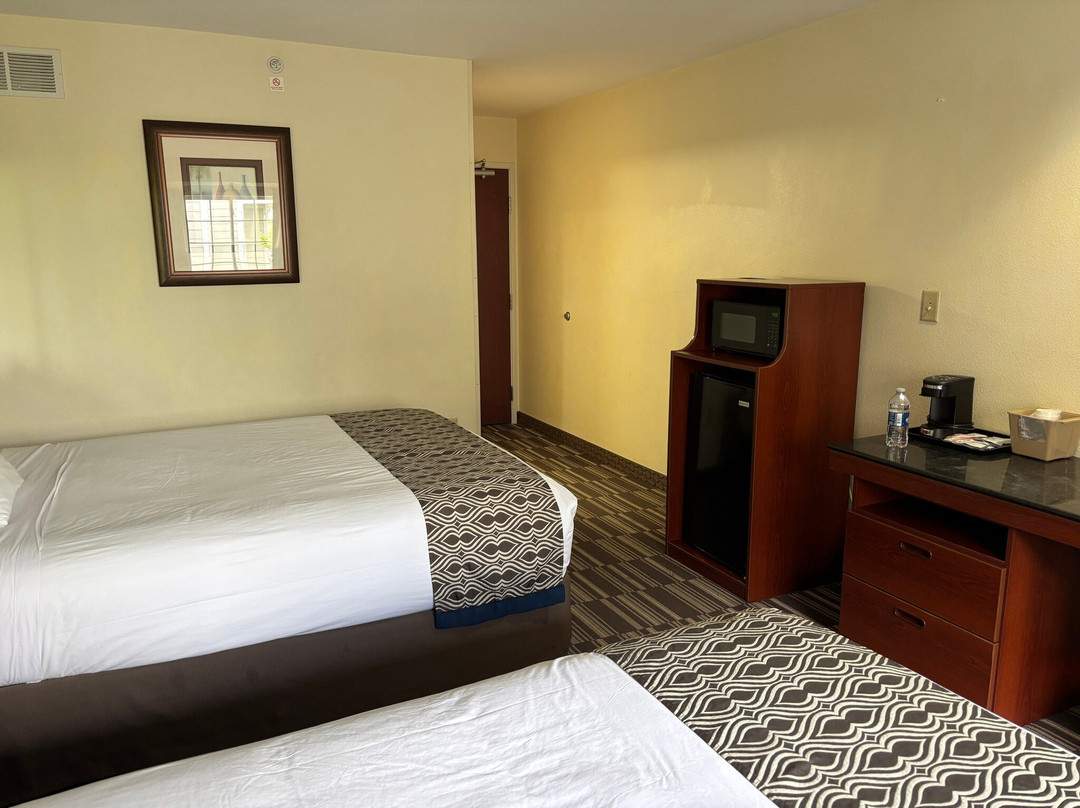 Microtel Inn & Suites by Wyndham Indianapolis Airport主图