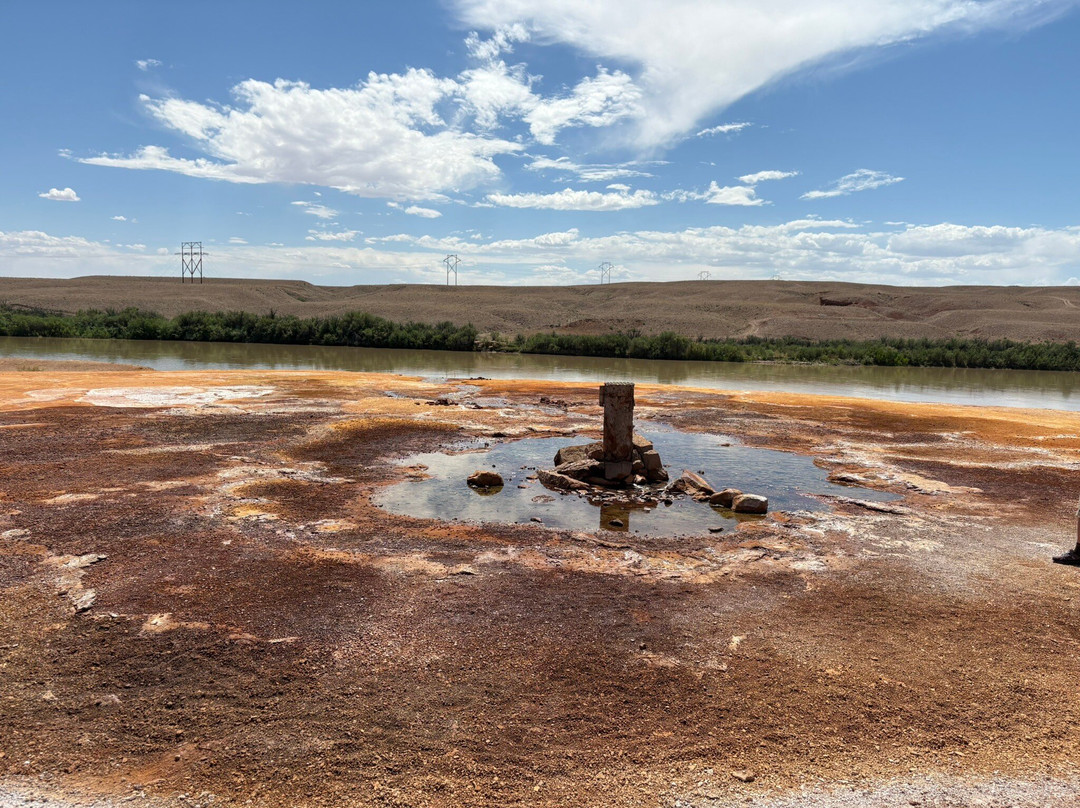 水晶间歇泉-格林河必去景点