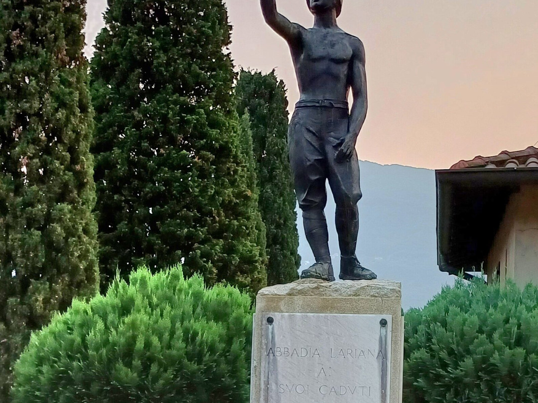 Monumento Ai Caduti-Abbadia Lariana必去景点
