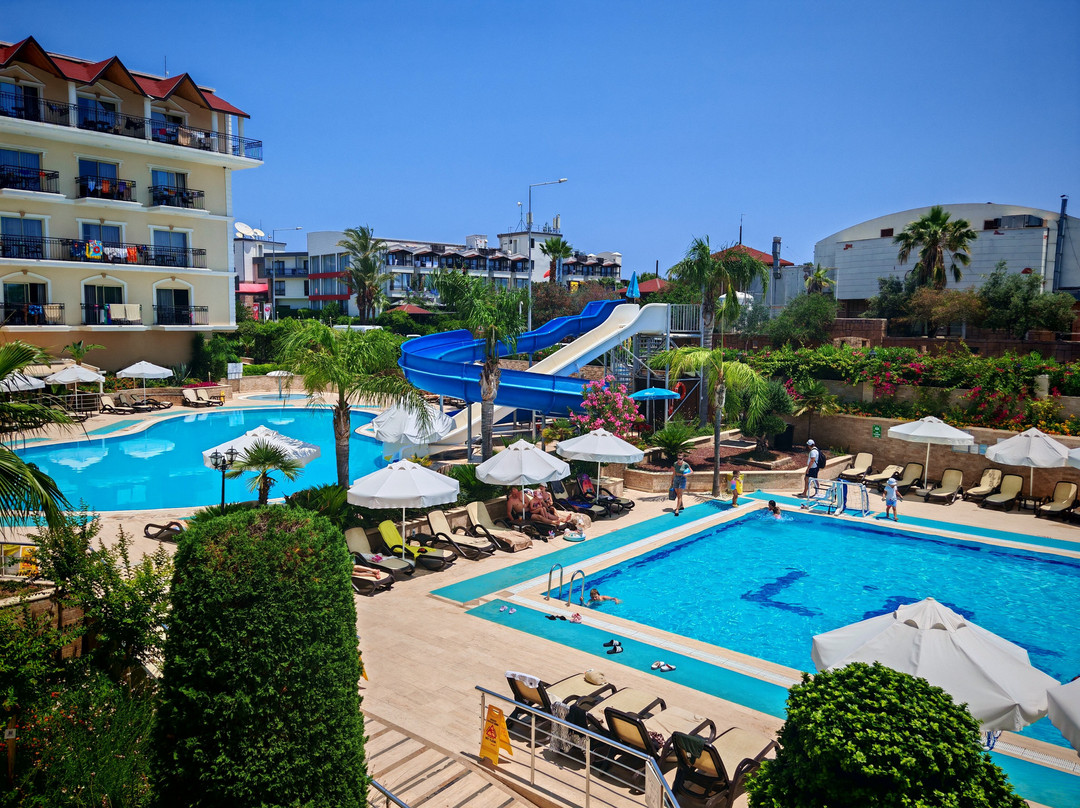 L'Oceanica Beach Resort Hotel主图