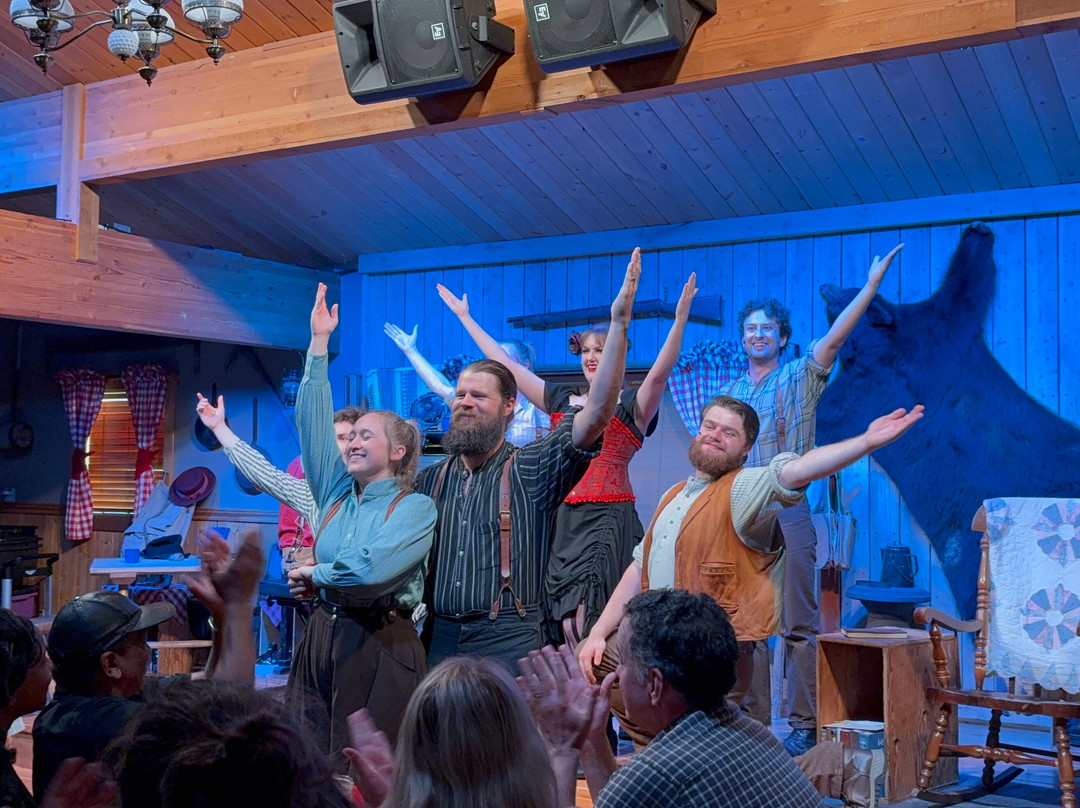 Alaska Cabin Nite Dinner Theatre-德纳利国家公园和自然保护区必去景点