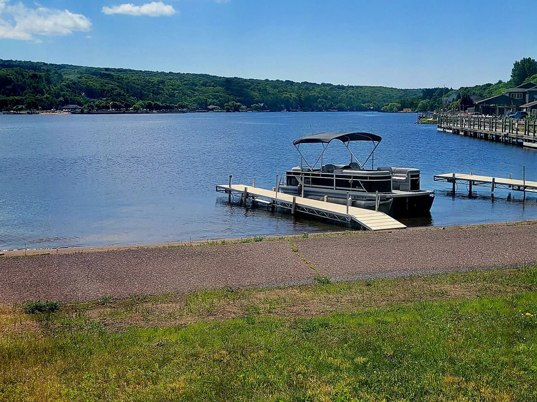 Ramada by Wyndham Hancock Waterfront主图