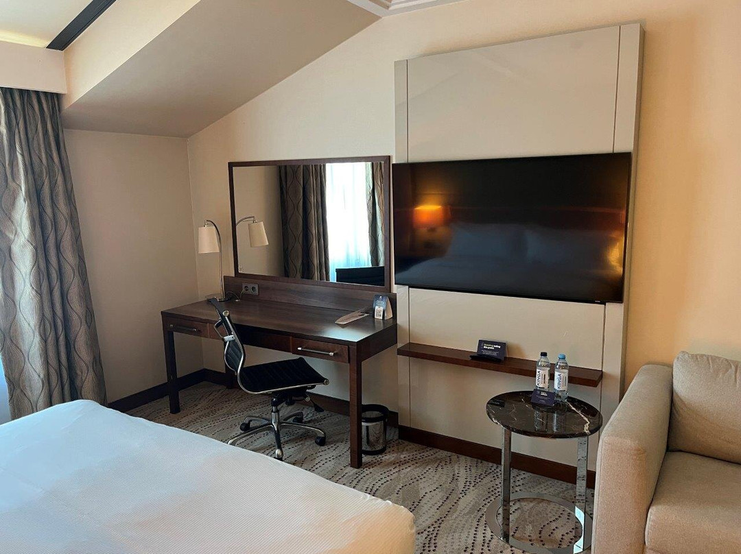 华沙希尔顿逸林酒店及会议中心主图