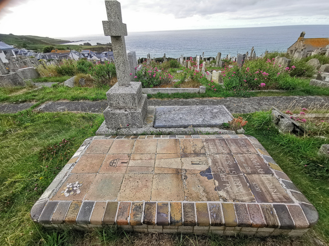 Barnoon Cemetery-圣艾维斯必去景点