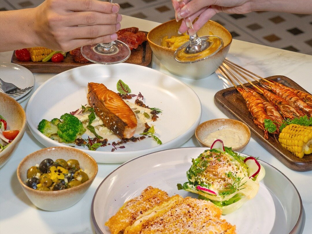 Noire Cafe & Bistro The Mett