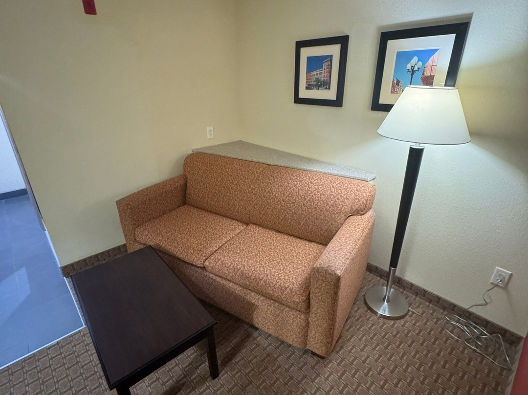 Comfort Suites Bloomington I-55 And I-74主图