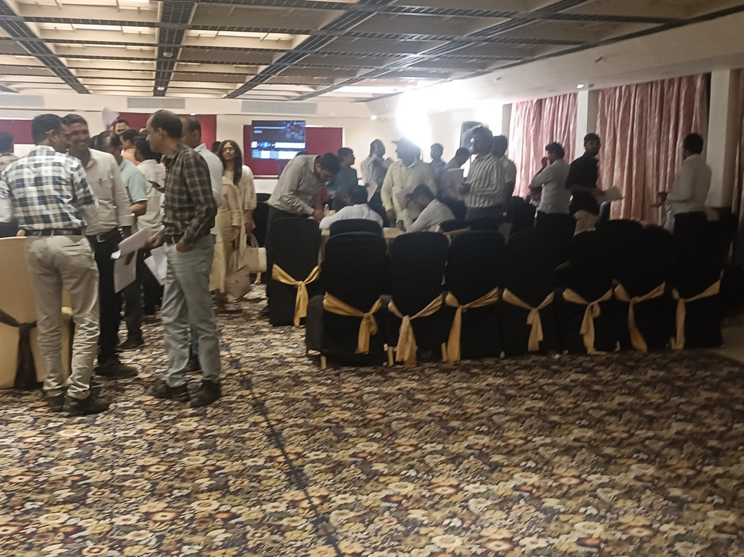 温莎城堡酒店主图