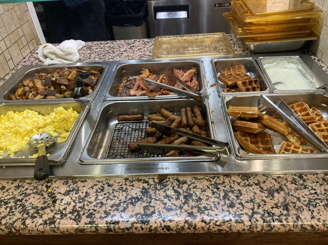 诺沃克希尔顿花园酒店主图