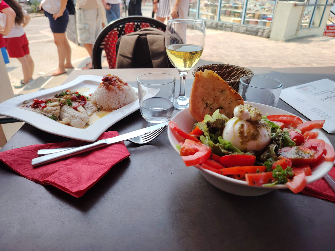 La Terrasse Rouge