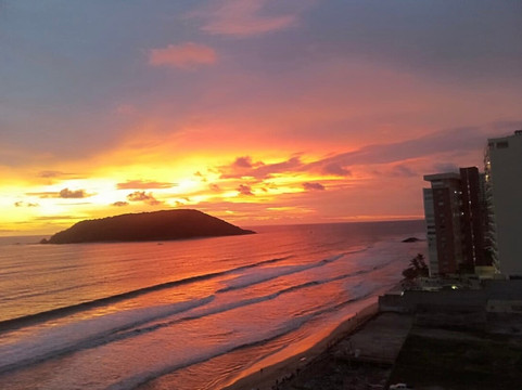 埃尔熙厄尔莫罗海滩酒店主图