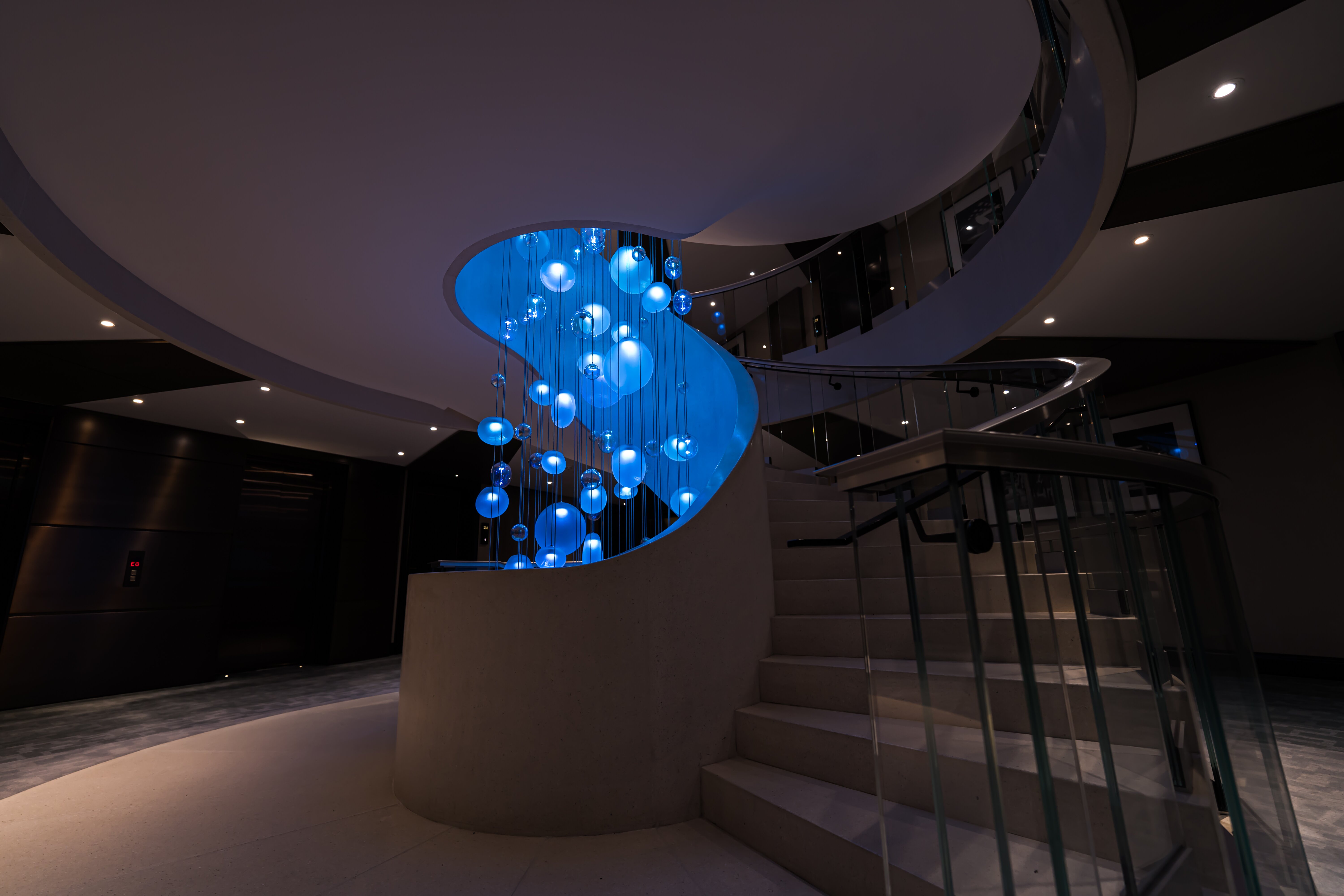 FIVE Zurich-官方