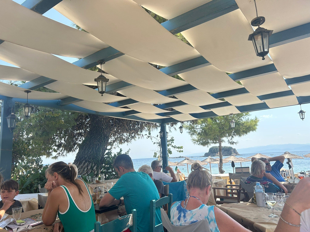Paralia Taverna