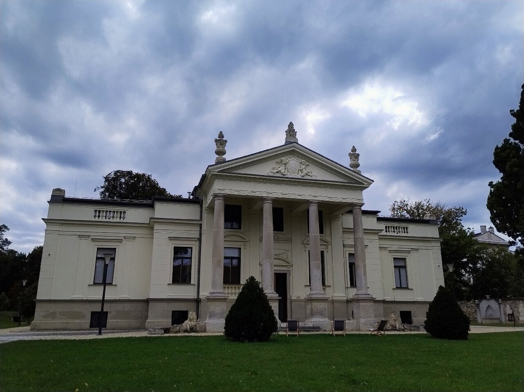 Lenck Villa