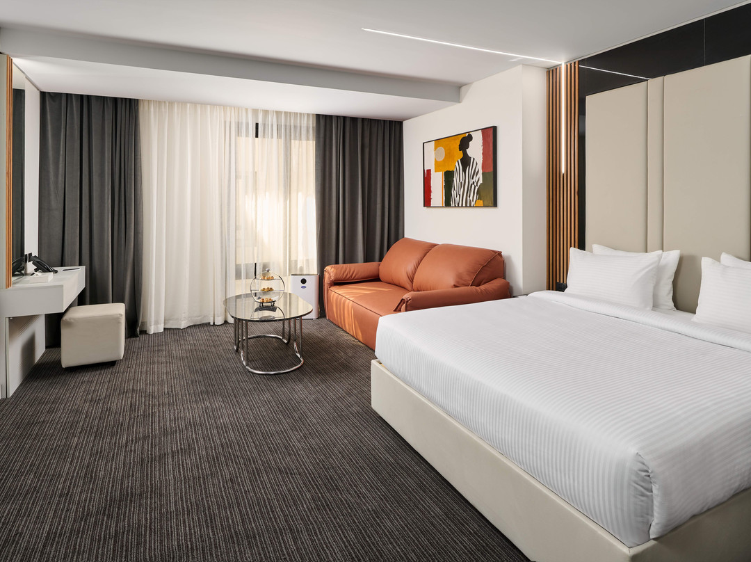 Triumph Luxury Hotel主图