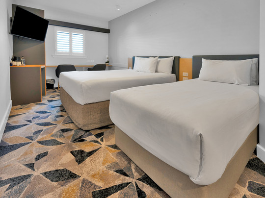 汤斯维尔宜必思酒店主图