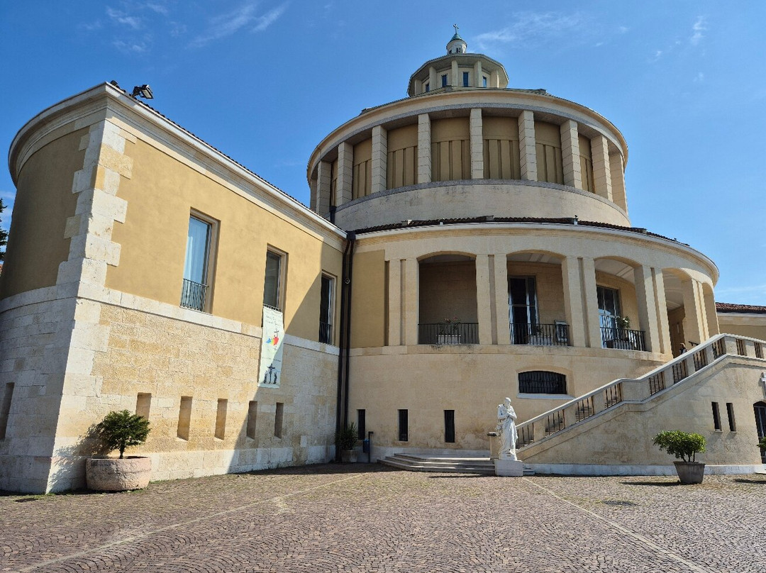 Santuario Madonna di Lourdes-维罗纳必去景点