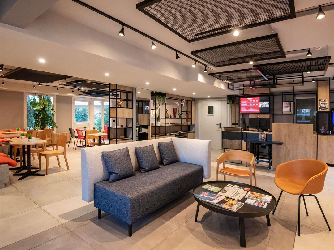 宜必思罗克布伦马丁角芒通酒店