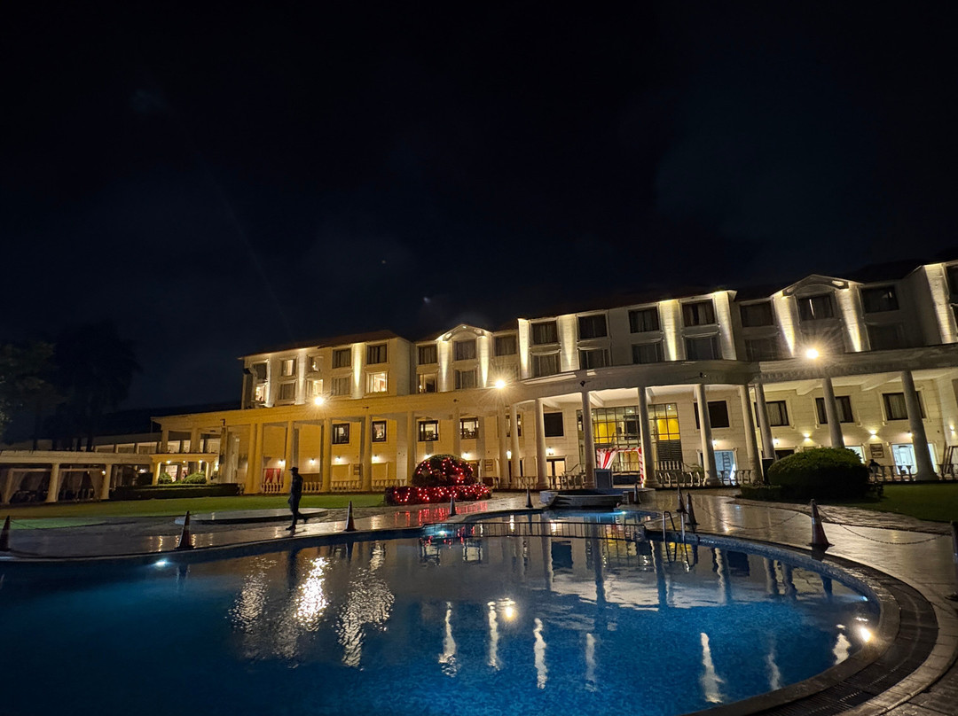 潘奇瓦蒂财富公园酒店主图