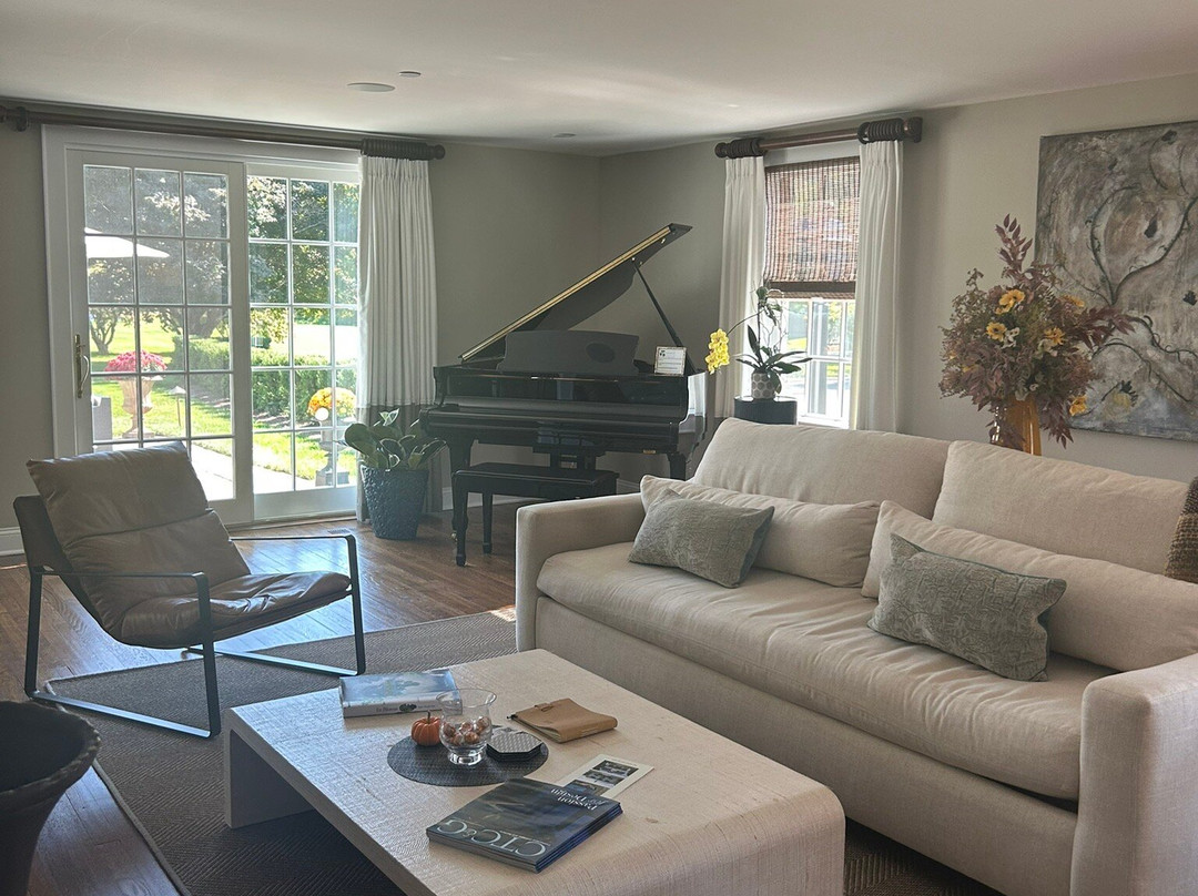 The Kent Collection | The Firefly Inn主图