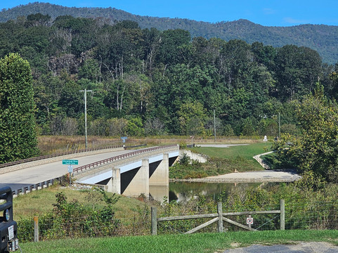 Downriver Canoe Company-Bentonville必去景点