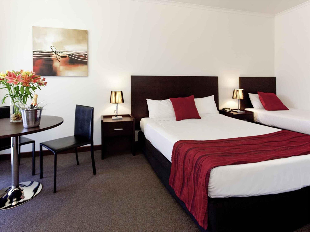 伊丘卡港美居酒店主图