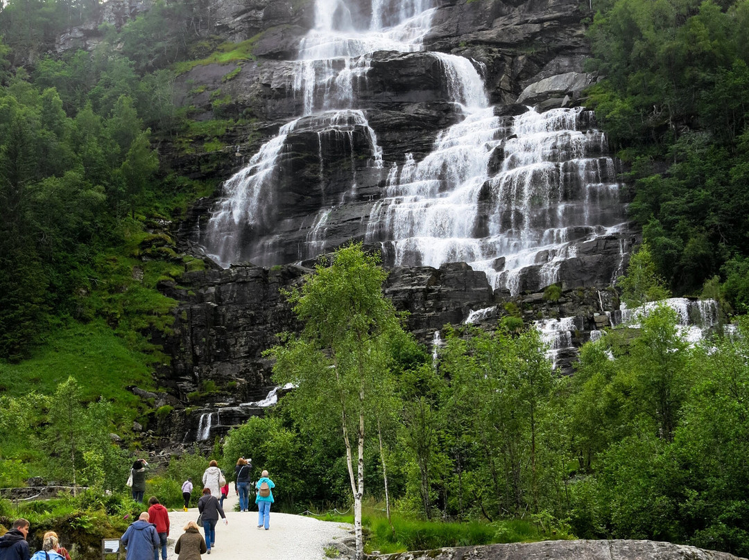 Tvindefossen-沃斯市必去景点