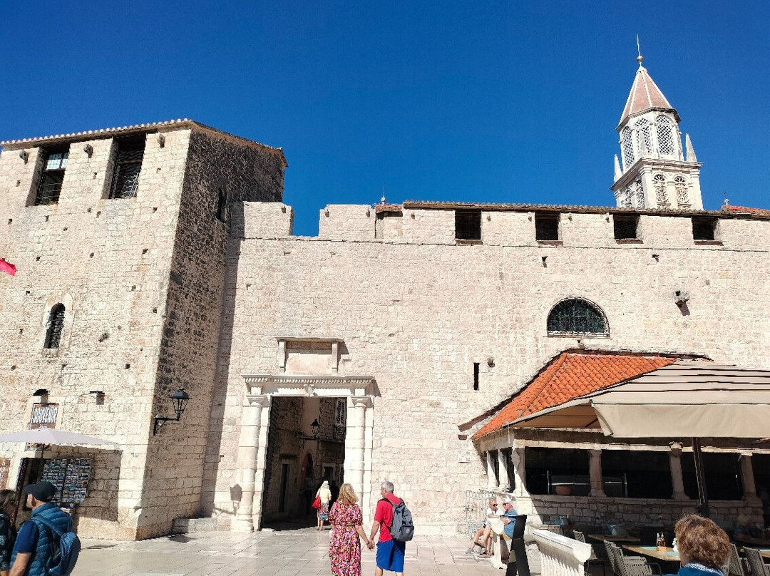Južna gradska vrata (South Gate)