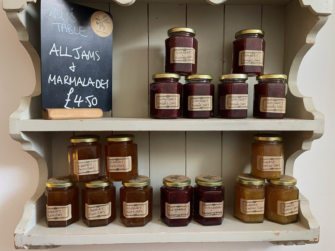 The Victoria Hotel主图