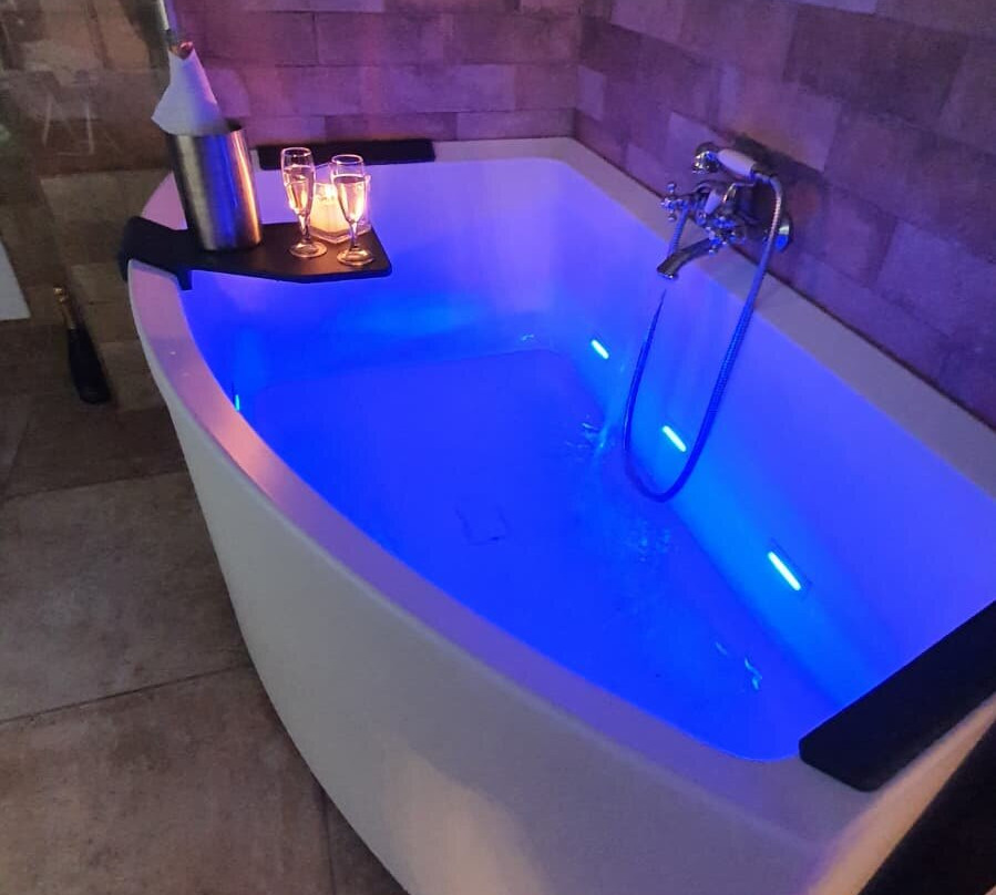 Villa Malvasio Pool and Jacuzzi主图