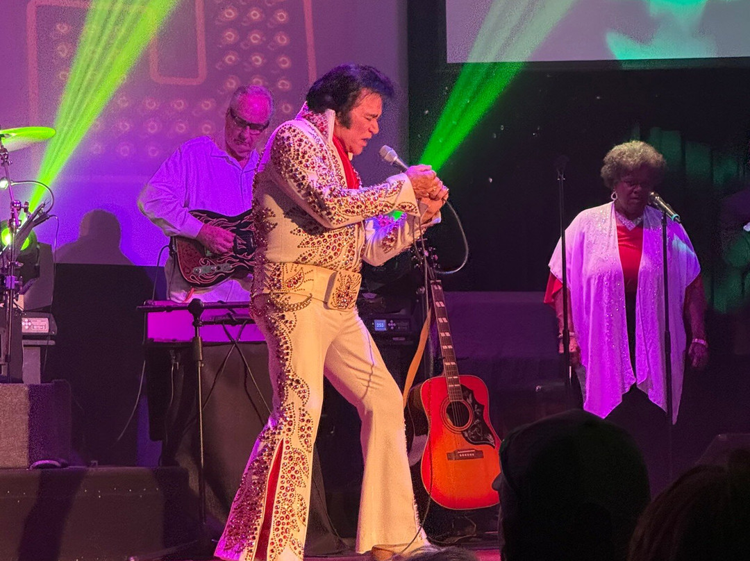 Jerry Presley's God and Country Theaters-布兰森必去景点