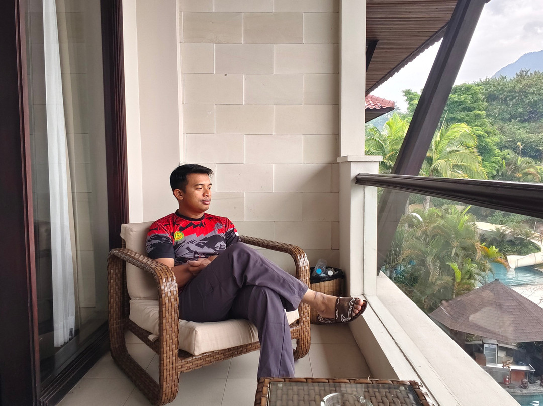 巴图山邢哈萨里度假村主图