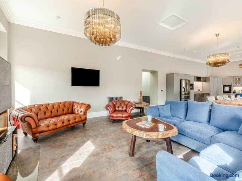 Eye Mouth Luxury Stays