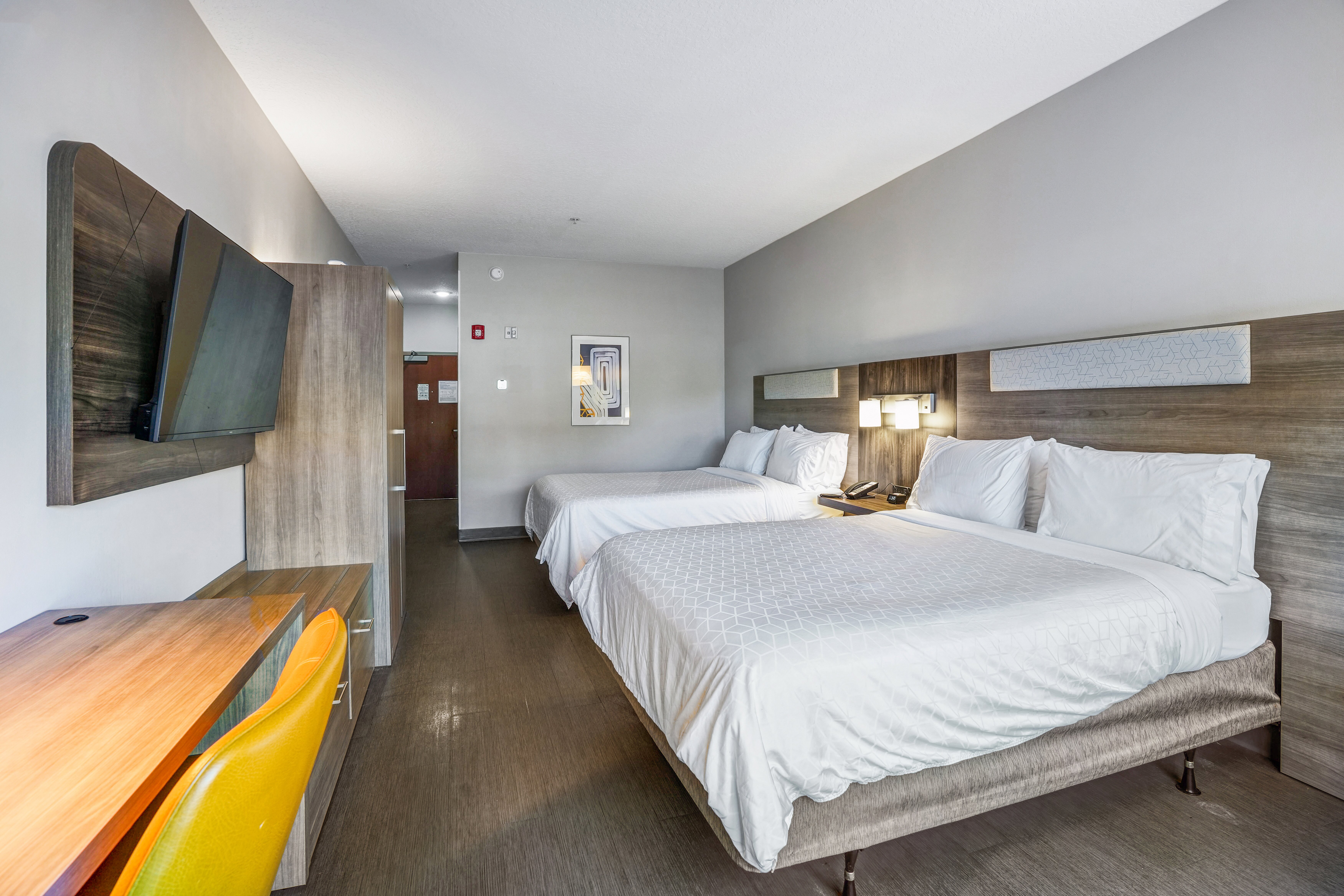 杰克逊维尔-梅波特/海滩快捷假日&套房酒店-客卧