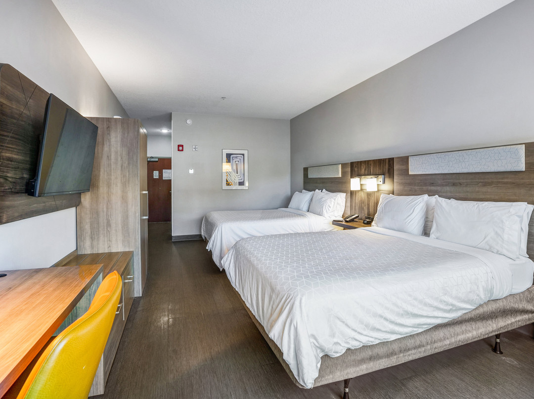 杰克逊维尔-梅波特/海滩快捷假日&套房酒店主图