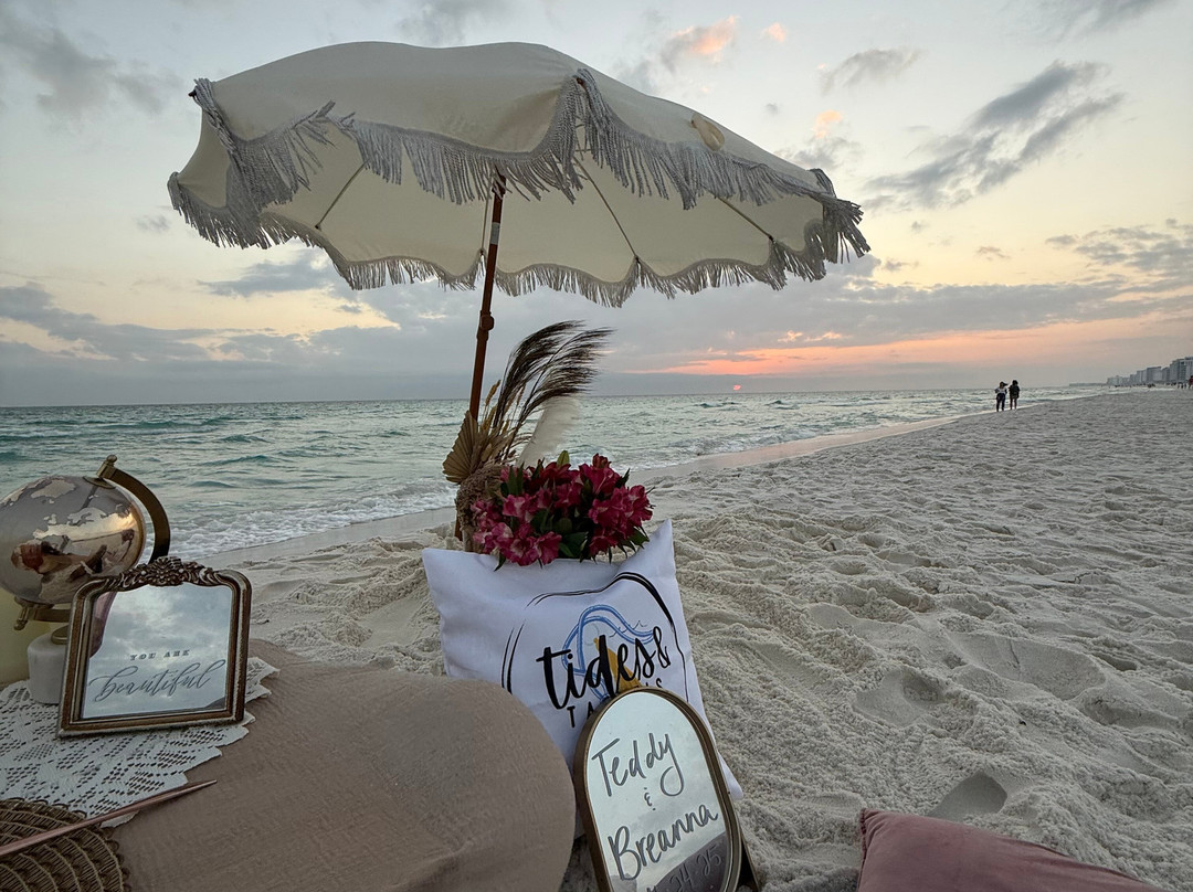 Tides And Tassels-德斯廷必去景点