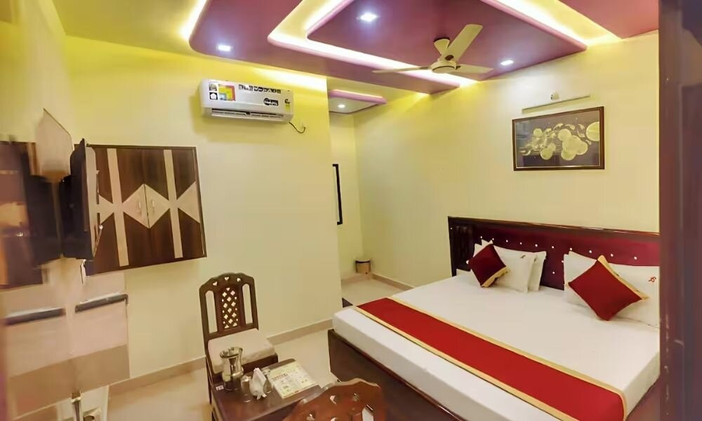 Hotel Pragati Palace