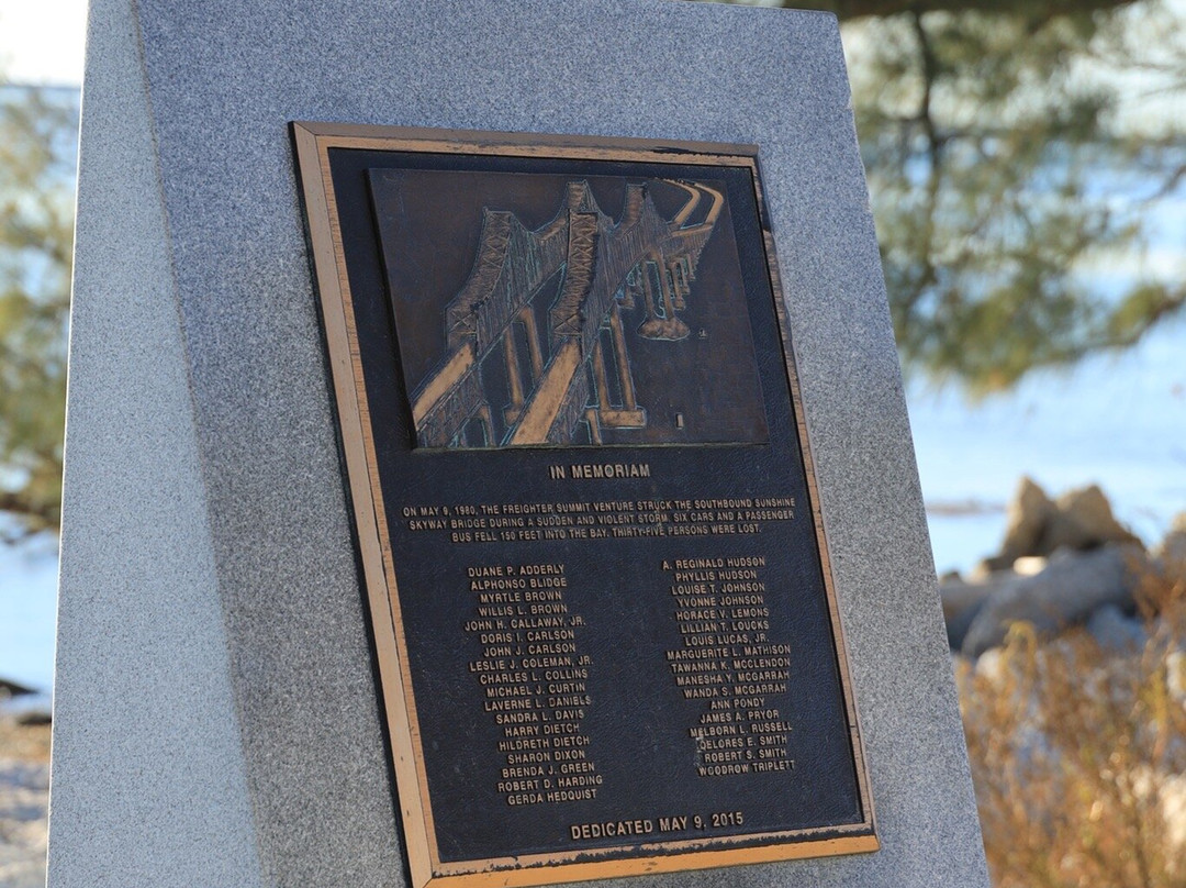 Skyway Fishing Pier State Park-圣彼德斯堡必去景点