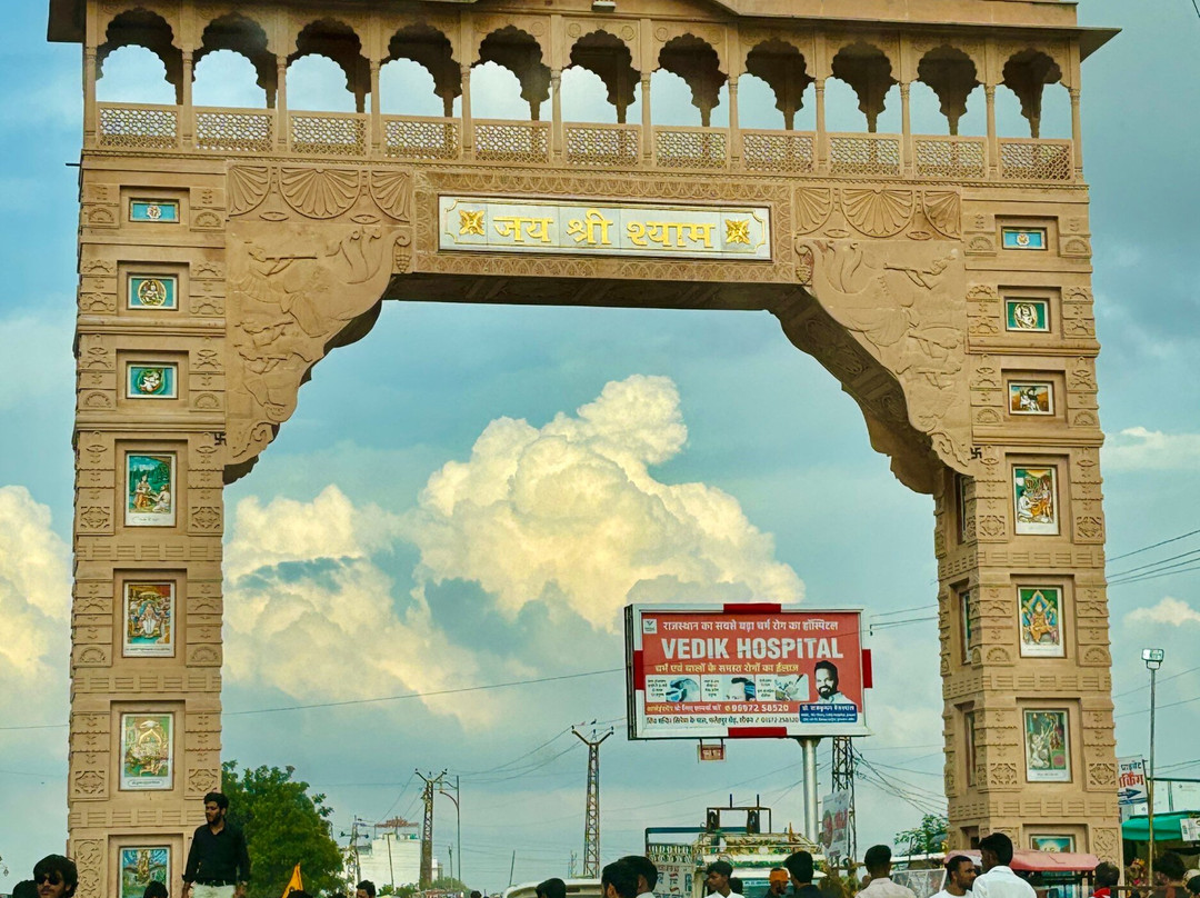 Main Gate Circle Khatushyamji-Sikar必去景点