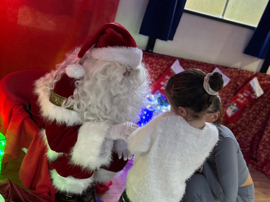 Boatel Party Cruises-乔利必去景点