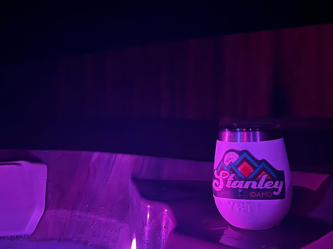 Stanley High Country Inn主图