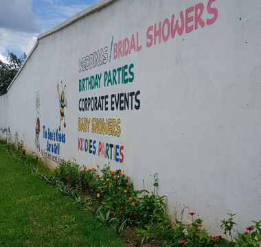 The Bee's Knees Bar & Grill