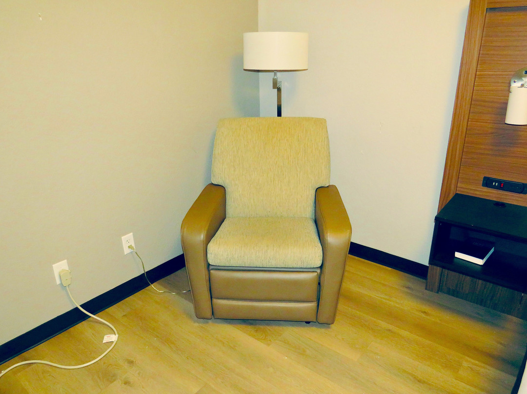 迈尔斯堡戴斯套房酒店-近捷蓝公园主图