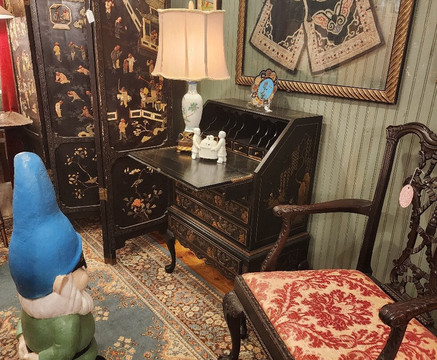 Waverly Square Antiques