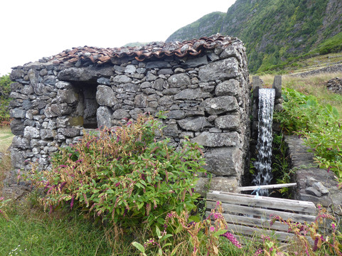 Cascata do Poço do Bacalhau-Faja Grande必去景点