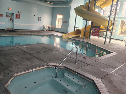 梅德福市中心速8酒店主图