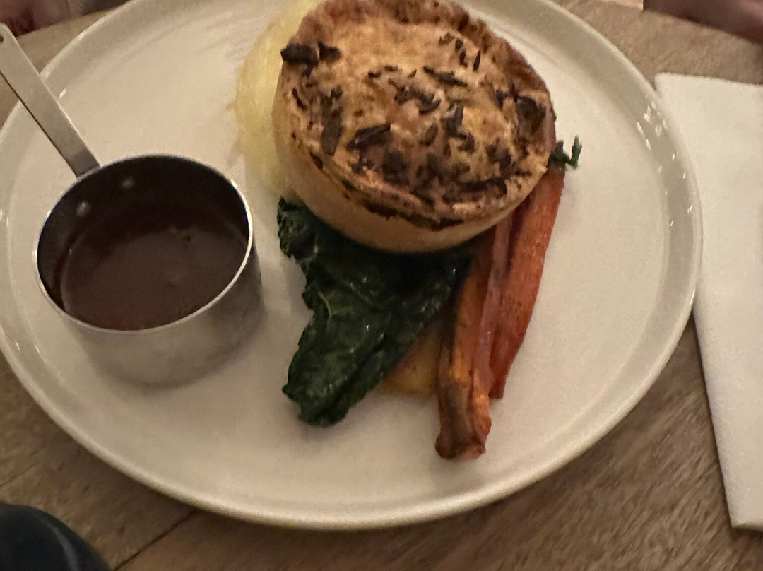 巴拉托尔民宿主图